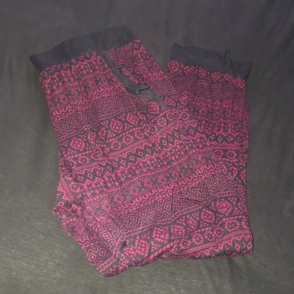 Patterned burgundy joggers - Picture 2 of 2